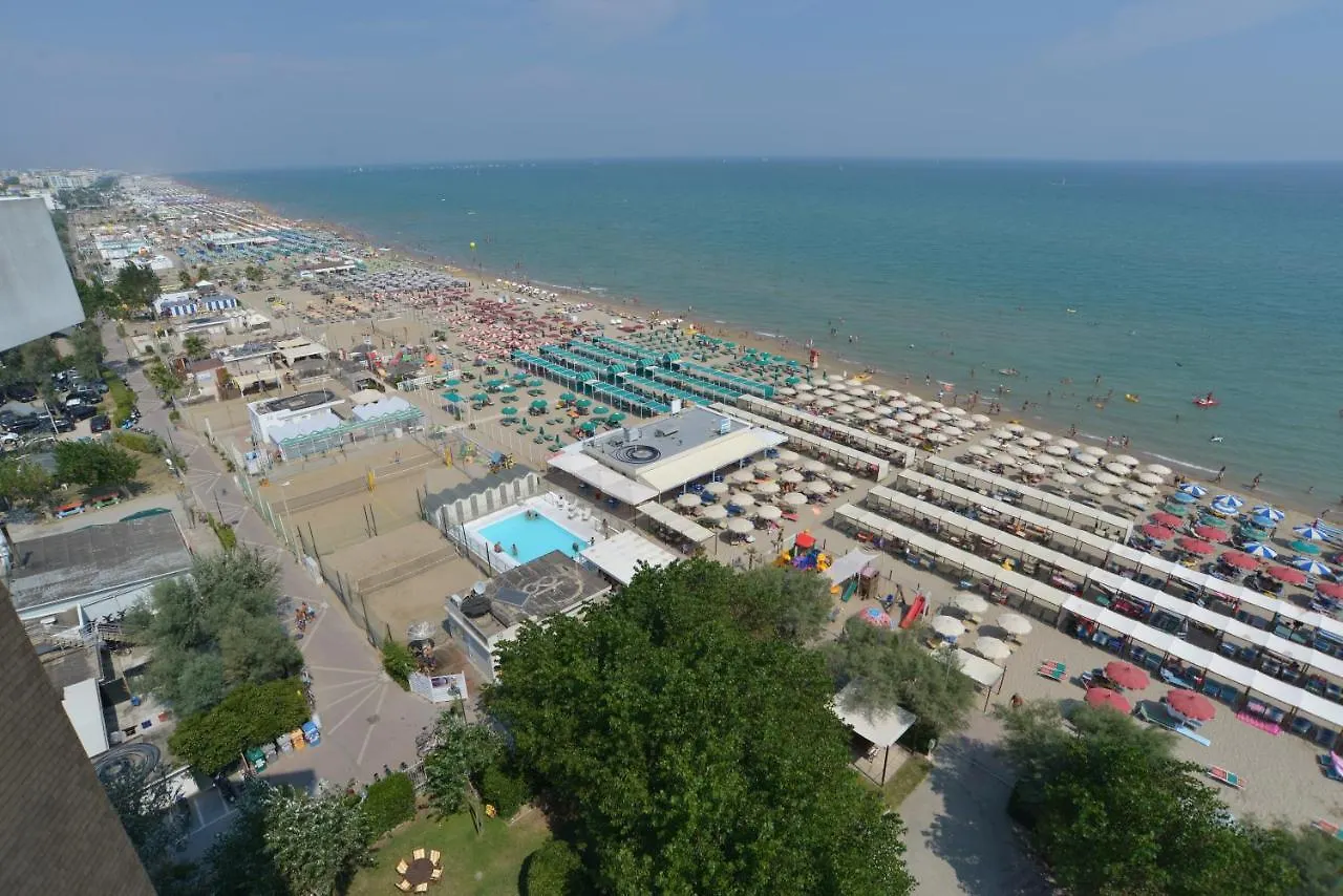 Alexandra Plaza Hotel Riccione 4*,
